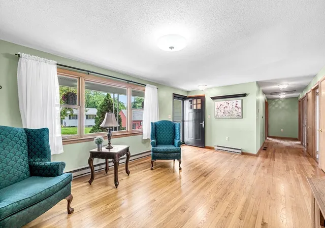 4th image of 17 Breton Ln, Holyoke, MA 01040 | MLS# 73564086