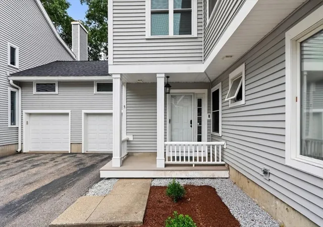 Homes for sale in Rockland, MA | 5 Bluberry Ct #5, Rockland, MA 02370 | MLS# 73545948