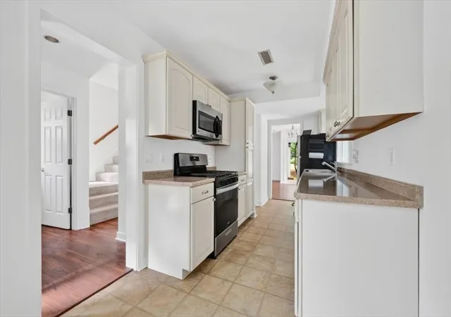 Homes for sale in Rockland, MA | 5 Bluberry Ct #5, Rockland, MA 02370 | MLS# 73545948