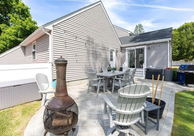 5th image of 43 Saddle Dr, Bridgewater, MA 02324 | MLS# 73550699