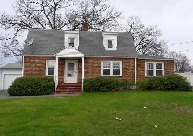 1st image of 14 Detroit St, Springfield, MA 01104 | MLS# 73564823