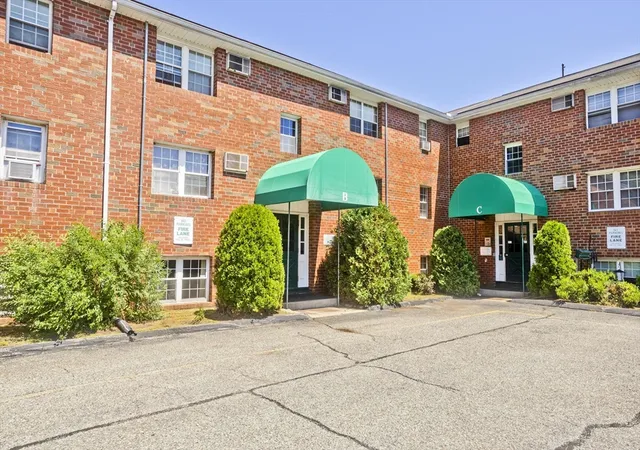 2nd image of 1304 Elm St #1B, West Springfield, MA 01089 | MLS# 73558041