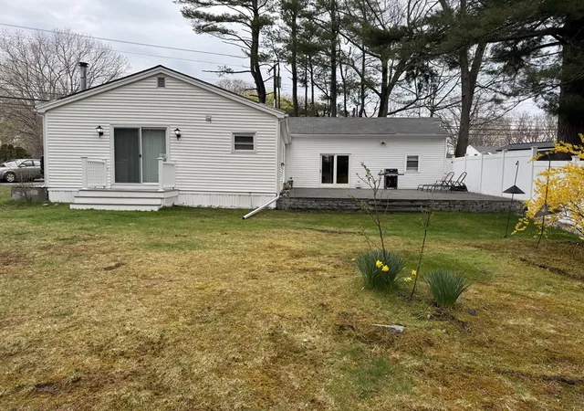 1st image of 126 Beach Rd, Salisbury, MA 01952 | MLS# 73512237