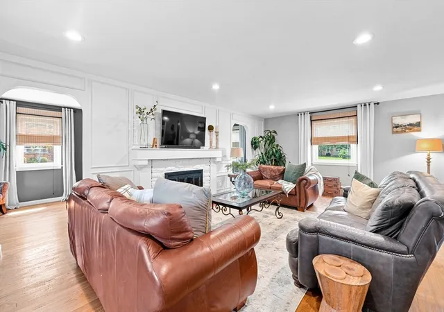 5th image of 807 N Eastern Ave, Fall River, MA 02720 | MLS# 73564818