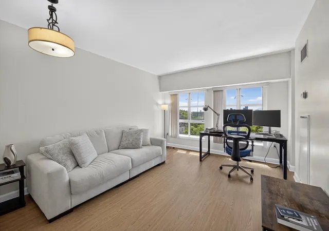 3rd image of 931 Massachusetts Ave, Cambridge, MA 02139
