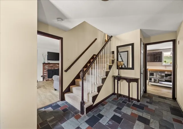 5th image of 9 Fort Apache Dr, Franklin, MA 02038 | MLS# 73556584
