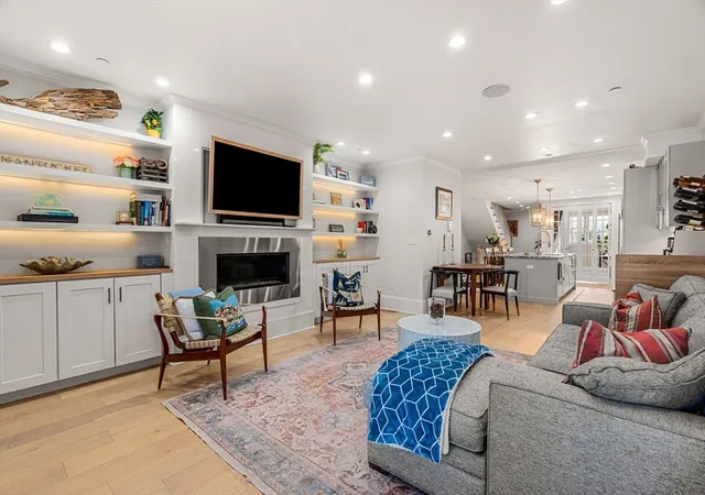 1st image of 530 E Broadway #1, South Boston, MA 02127 | MLS# 73328086