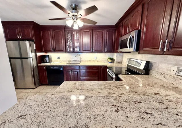2nd image of 9 Park Ave #313, Hull, MA 02045 | MLS# 73539380