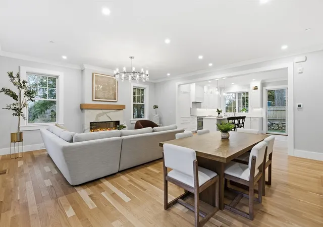 4th image of 32 Edgewood Rd, Lexington, MA 02420