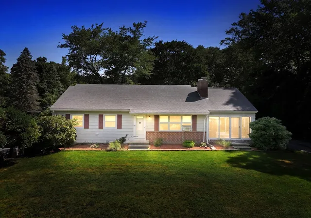 Photo 4 of Sale Pending at 109 Providence St, Uxbridge, MA 01569 | MLS# 73555496 | Listing updated on 2026-09-06