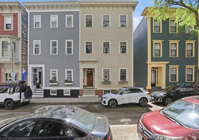 Homes for sale in Boston, MA | 7 Mystic St #1, Boston, MA 02129 | MLS# 73528842