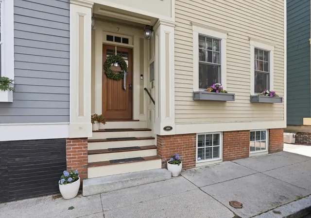 Homes for sale in Boston, MA | 7 Mystic St #1, Boston, MA 02129 | MLS# 73528842