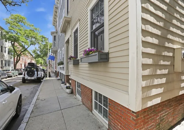 Homes for sale in Boston, MA | 7 Mystic St #1, Boston, MA 02129 | MLS# 73528842