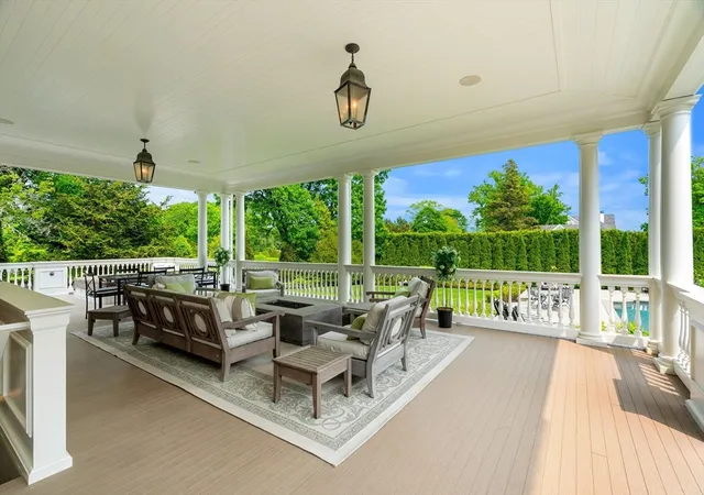 4th image of 4 Cobb Avenue, Manchester, MA 01944 | MLS# 73389616