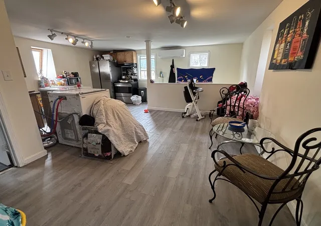 3rd image of 2232 Cranberry Hwy #B, West Wareham, MA 02576 | MLS# 73500731