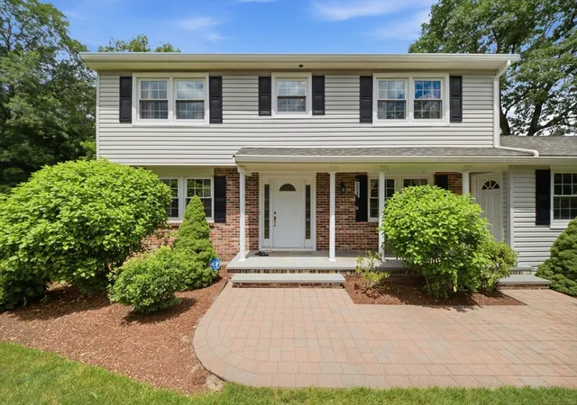 Homes for sale in Burlington, MA | 9 Sparhawk Dr, Burlington, MA 01803 | MLS# 73536721