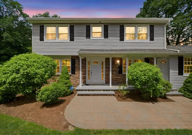 Homes for sale in Burlington, MA | 9 Sparhawk Dr, Burlington, MA 01803 | MLS# 73536721