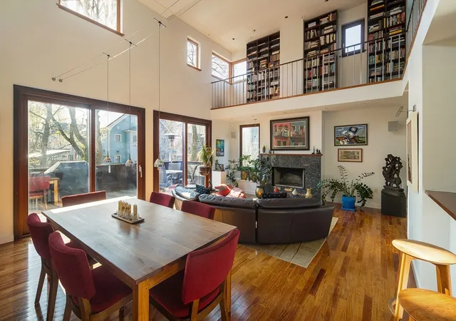 1st image of 10 Newell St, Cambridge, MA 02140 | MLS# 73529830