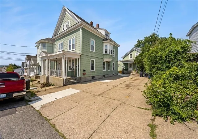 2nd image of 11 Sisson St, Pawtucket, RI 02860 | MLS# 73558909