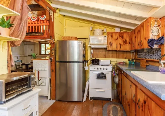 3rd image of 12 King Rd, Phillipston, MA 01331 | MLS# 73555994