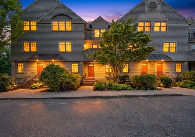 Homes for sale in Beverly, MA | 27r West St #11, Beverly, MA 01915 | MLS# 73529089