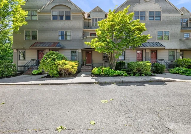 Homes for sale in Beverly, MA | 27R West St #11, Beverly, MA 01915 | MLS# 73529089