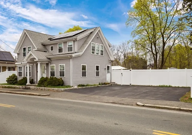 3rd image of 674 Montello St, Brockton, MA 02301 | MLS# 73510704