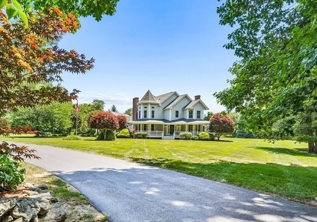 1st image of 7 King James Dr, Londonderry, NH 03053 | MLS# 73548569