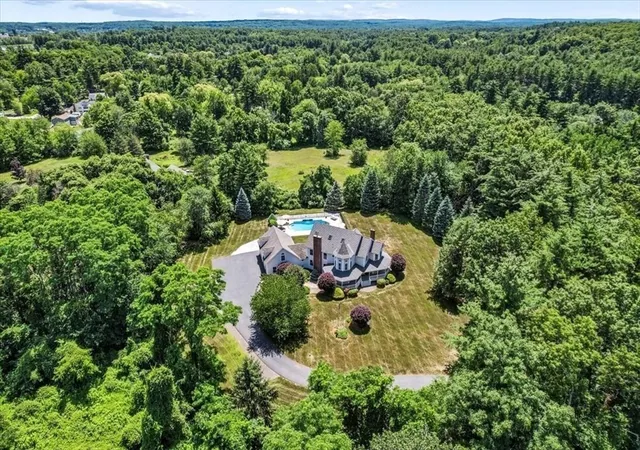 4th image of 7 King James Dr, Londonderry, NH 03053 | MLS# 73548569