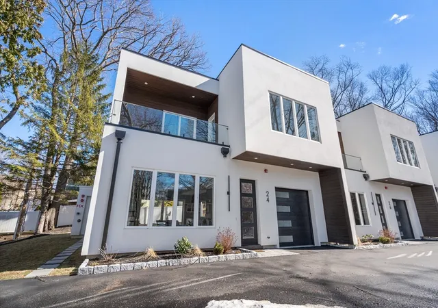 11th image of 30 Wilson Cir #30, Newton, MA 02461 | MLS# 73503711