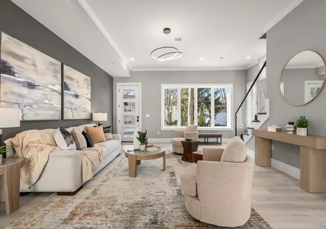 2nd image of 30 Wilson Cir #30, Newton, MA 02461 | MLS# 73503711