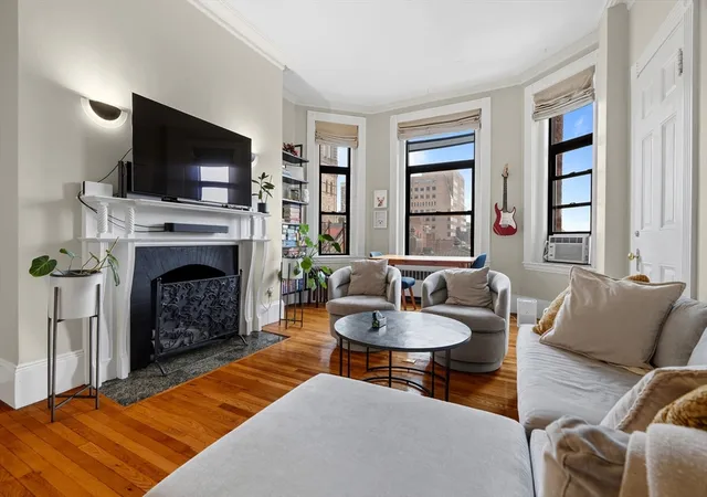 5th image of Copley Condominium, Boston, MA 02116