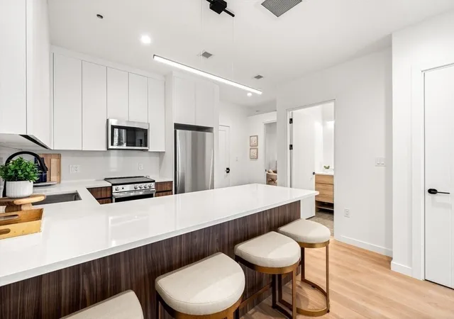 Homes for sale in Boston, MA | 1395 Washington Street #202, Boston, MA 02118 | MLS# 73522860