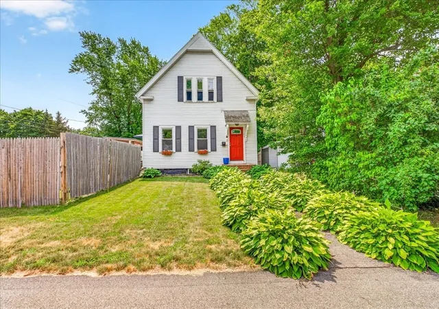 Photo 1 of Single family home for sale at 225 E Water St, Rockland, MA 02370 | MLS# 73550386 | Listing updated on 2026-08-22