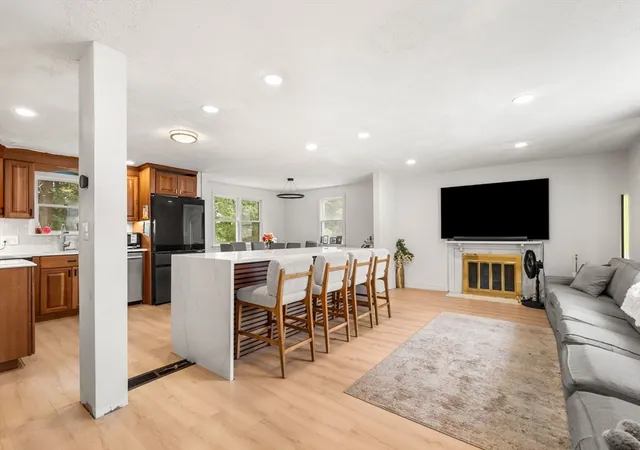 2nd image of 64 Spring View Dr, Lynn, MA 01904 | MLS# 73553965