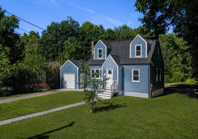 Homes for sale in East Bridgewater, MA | 98 Hobart St, East Bridgewater, MA 02333 | MLS# 73532817