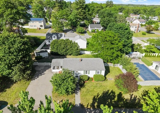 4th image of 27 Sunset Rd, Dracut, MA 01826 | MLS# 73529086