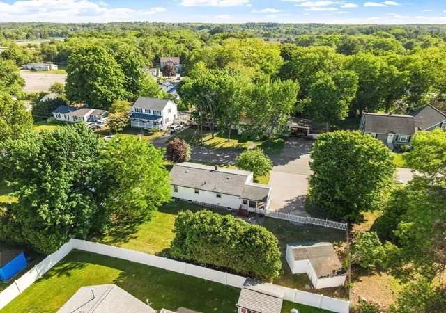 5th image of 27 Sunset Rd, Dracut, MA 01826 | MLS# 73529086