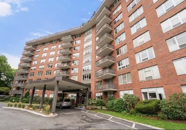 1st image of 280 Boylston #213, Chestnut Hill, MA 02467 | MLS# 73564944
