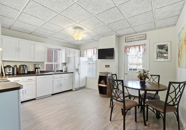 5th image of 92 Lincoln Street #2, Winthrop, MA 02152 | MLS# 73562758