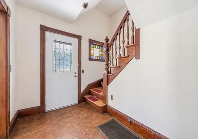 5th image of 52 Elliott St, Melrose, MA 02176 | MLS# 73568144