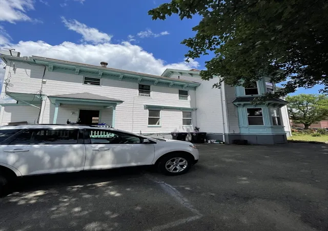 Homes for sale in Holyoke, MA | 187 Chestnut St, Holyoke, MA 01040 | MLS# 73539287