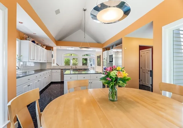 4th image of 123 Farm Street, Dover, MA 02030 | MLS# 73541897