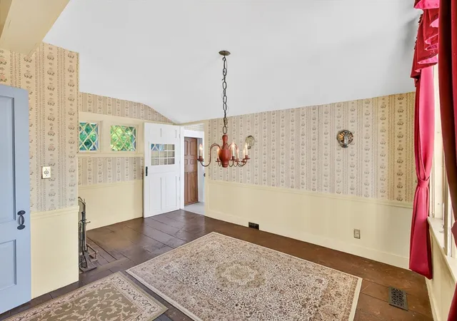 5th image of 17 S Main St, Petersham, MA 01366 | MLS# 73529210