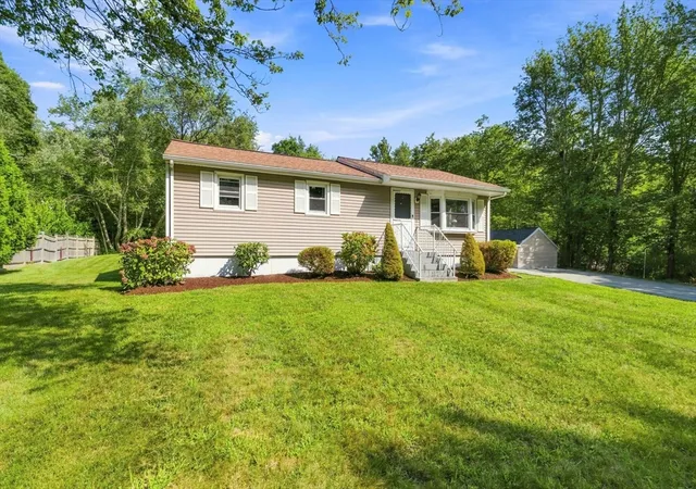 Photo 2 of Single family home for sale at 292 Tickle Rd, Westport, MA 02790 | MLS# 73562773 | Listing updated on 2026-09-07