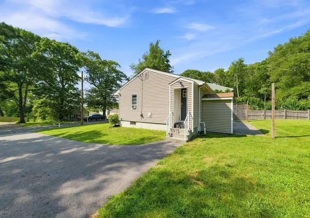 Photo 2 of Single family home for sale at 292 Tickle Rd, Westport, MA 02790 | MLS# 73562773 | Listing updated on 2026-09-07