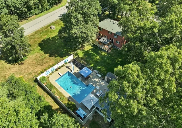 2nd image of 160 Pelczar Rd, Dracut, MA 01826 | MLS# 73563114
