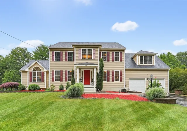 2nd image of 90 Huntsbridge Rd, North Attleboro, MA 02760 | MLS# 73546189