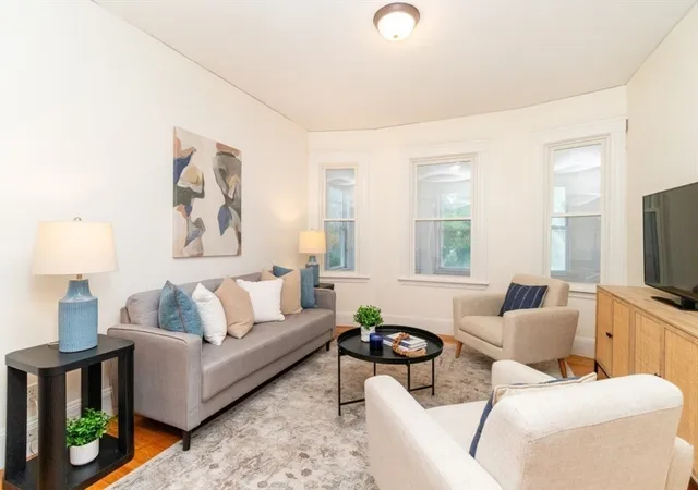 2nd image of 3 Clayton St #3, Watertown, MA 02472 | MLS# 73547637