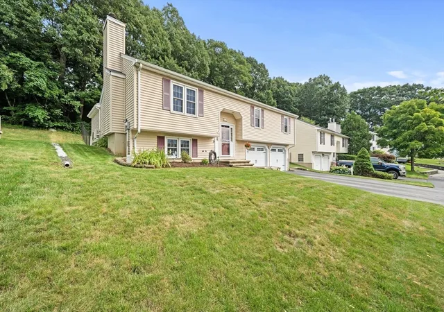 Photo 3 of Single family home for sale at 21 Corinth, Worcester, MA 01606 | MLS# 73561497 | Listing updated on 2026-09-20
